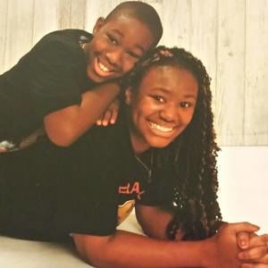 Meet your Posher, Renia